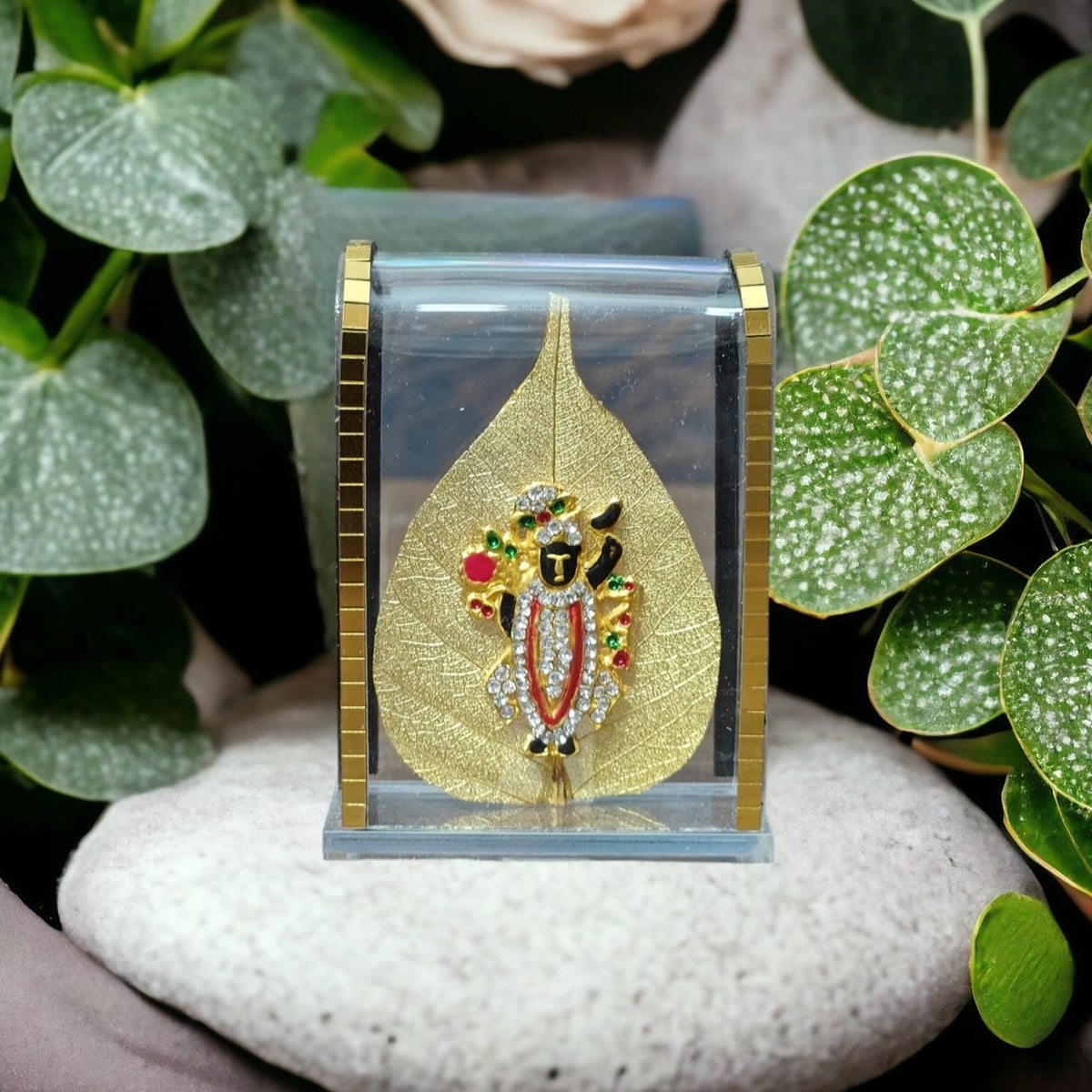 UK-0311 Car Dashboard Original pipal leaf with gold plated Idol Golden Lord Hindu Figurine Show peace Murti Idol Statue for office or home (MIX GOD )