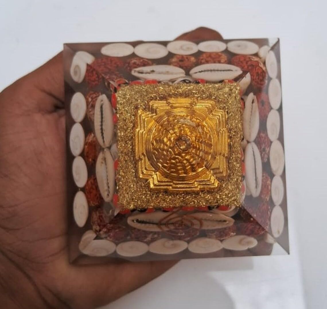 UK-0615 Shri Yantra Gomti Chakra Laxmi Pyramid - Maha Laxmi Orgonite Pyramid with Shree Yantra - Pooja Supplies Vastu Items for Home with Rudraksha, Gomati Chakra (Wealth Pyramid For Business Gifting)