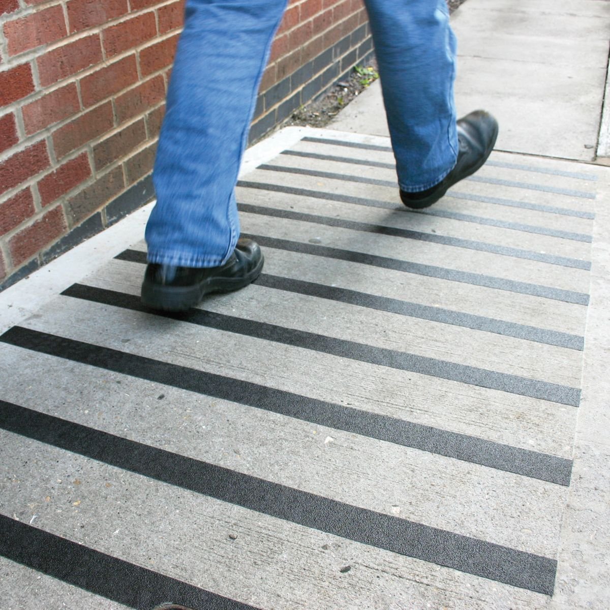 UK-0899 Anti Slip Tape, Waterproof Non Skid Grip Tape Sticker for Indoor Outdoor Stairs Steps - 25 mm x 5 meter