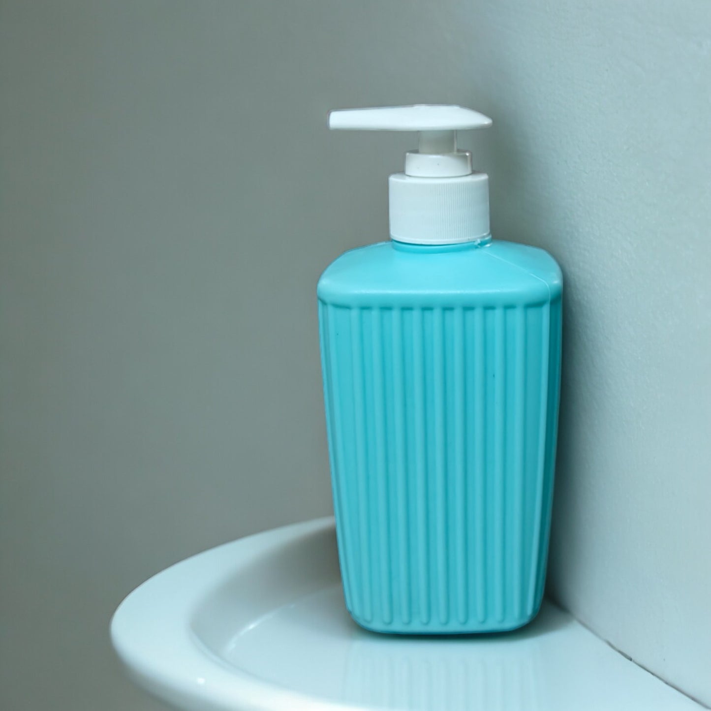 UK-0390 Liquid Hand wash Dispenser
