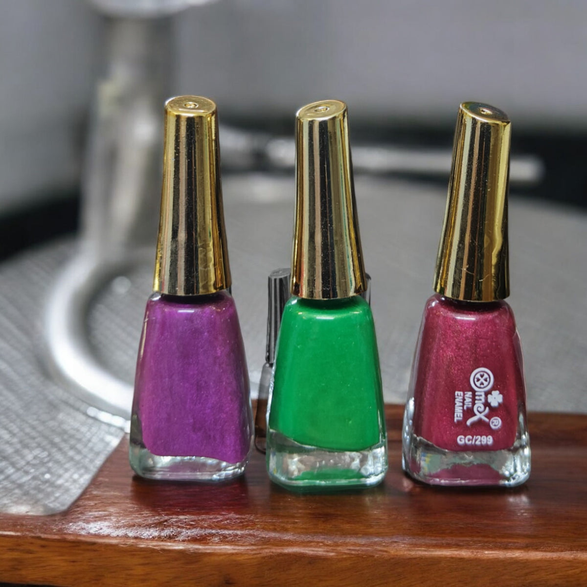 Nail Polish, Metallic Finish Nail Paint, Quick drying, Long-Lasting Multicolor Nail paint for Women and Girls