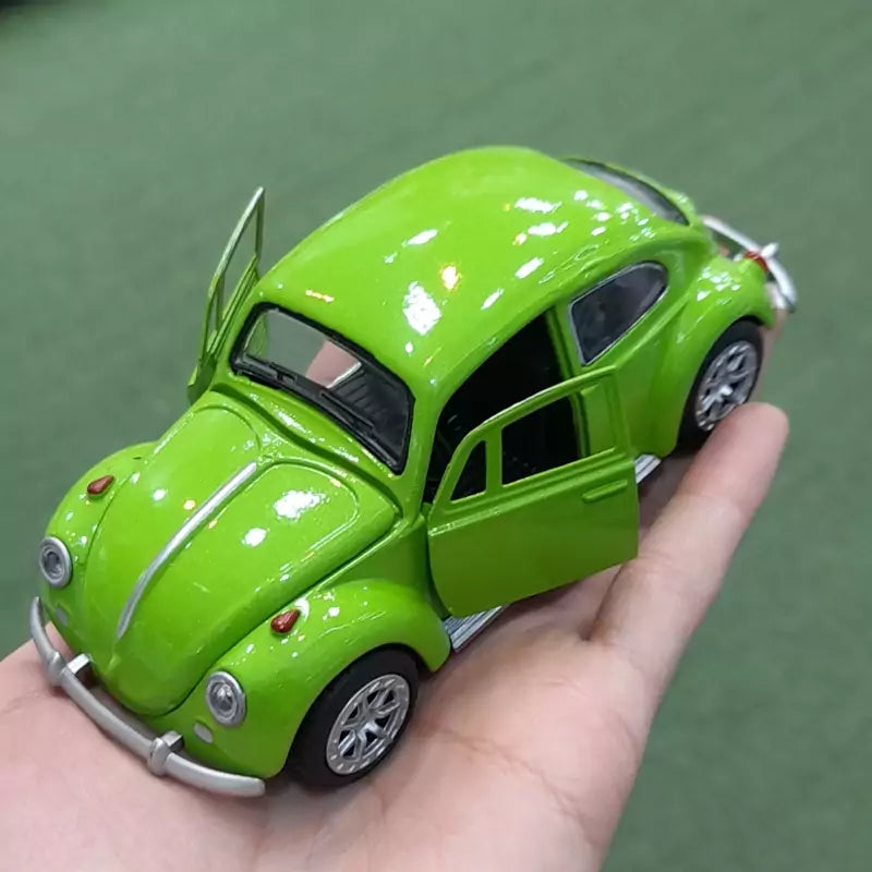 UK-0943 1:32 Scale 1967 Classic Beetle Die-Cast Car Model - Inertia-Powered Metal Toy Vehicle with Opening Doors - Vintage Collectible for Kids