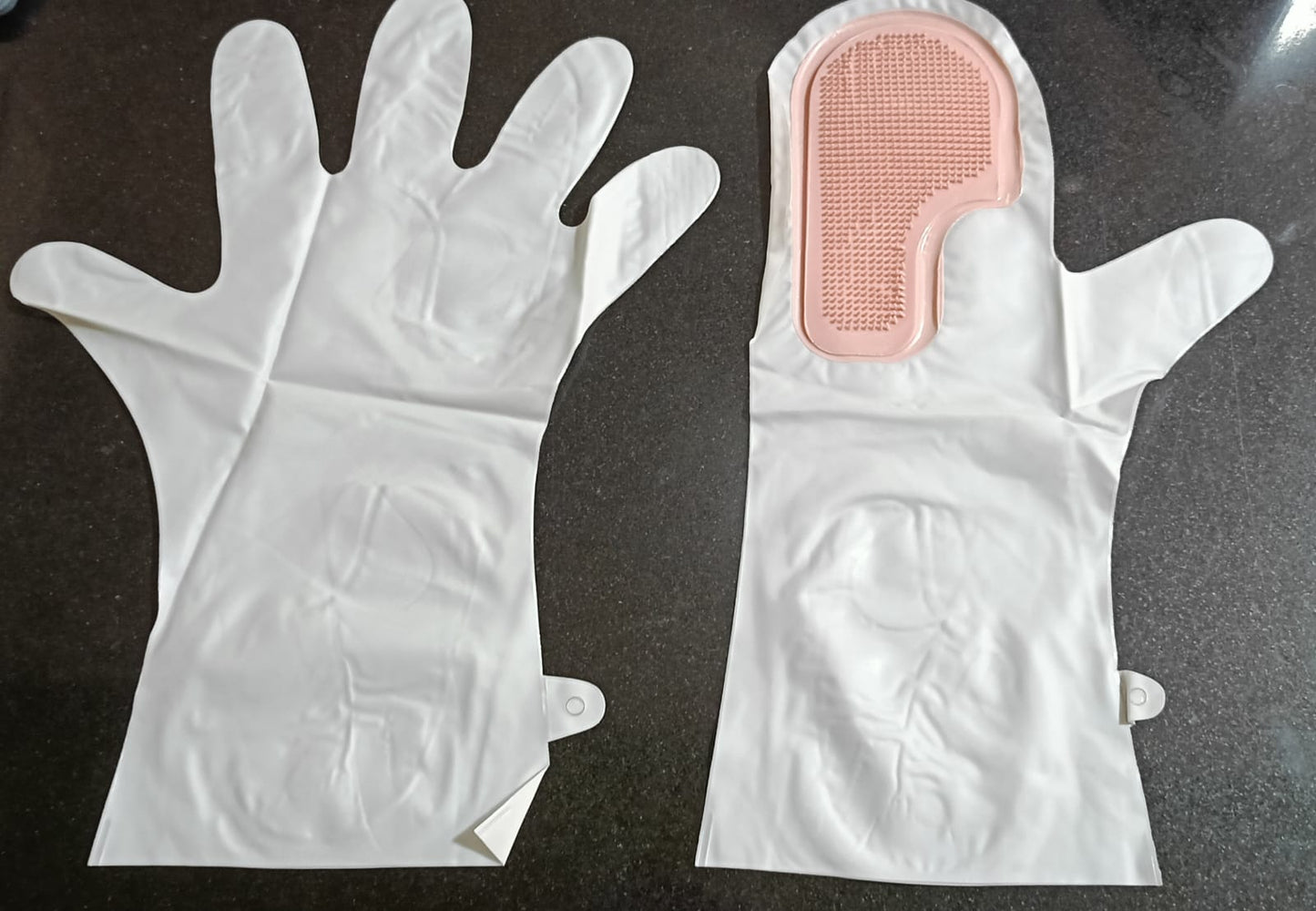 UK-0707 Silicone Scrubber Hand Gloves for Dishwashing, Utensil Cleaning, Pet Grooming and Kitchen Cleaner, Random Color, Free Size,