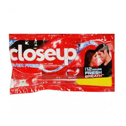 Closeup Toothpaste Fresh Breath & White Teeth