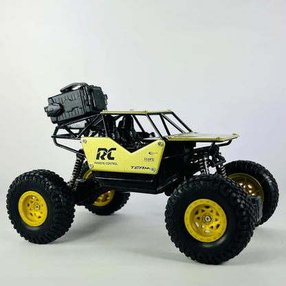 UK-1025 Rock Crawler Remote Control Car with Panels, 4WD Off-Road Vehicle, Large All-Terrain Tyres