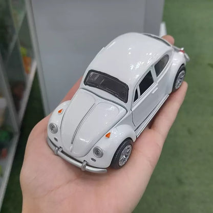 UK-0943 1:32 Scale 1967 Classic Beetle Die-Cast Car Model - Inertia-Powered Metal Toy Vehicle with Opening Doors - Vintage Collectible for Kids