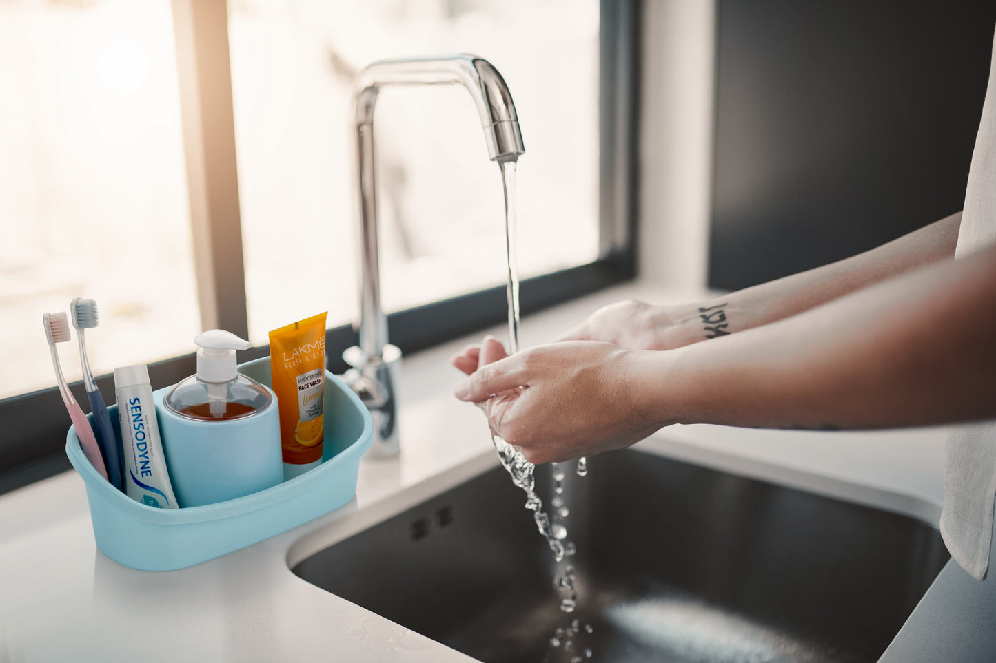 UK-0545 3 in 1 Soap Dispenser with Pump and Sponge Holder