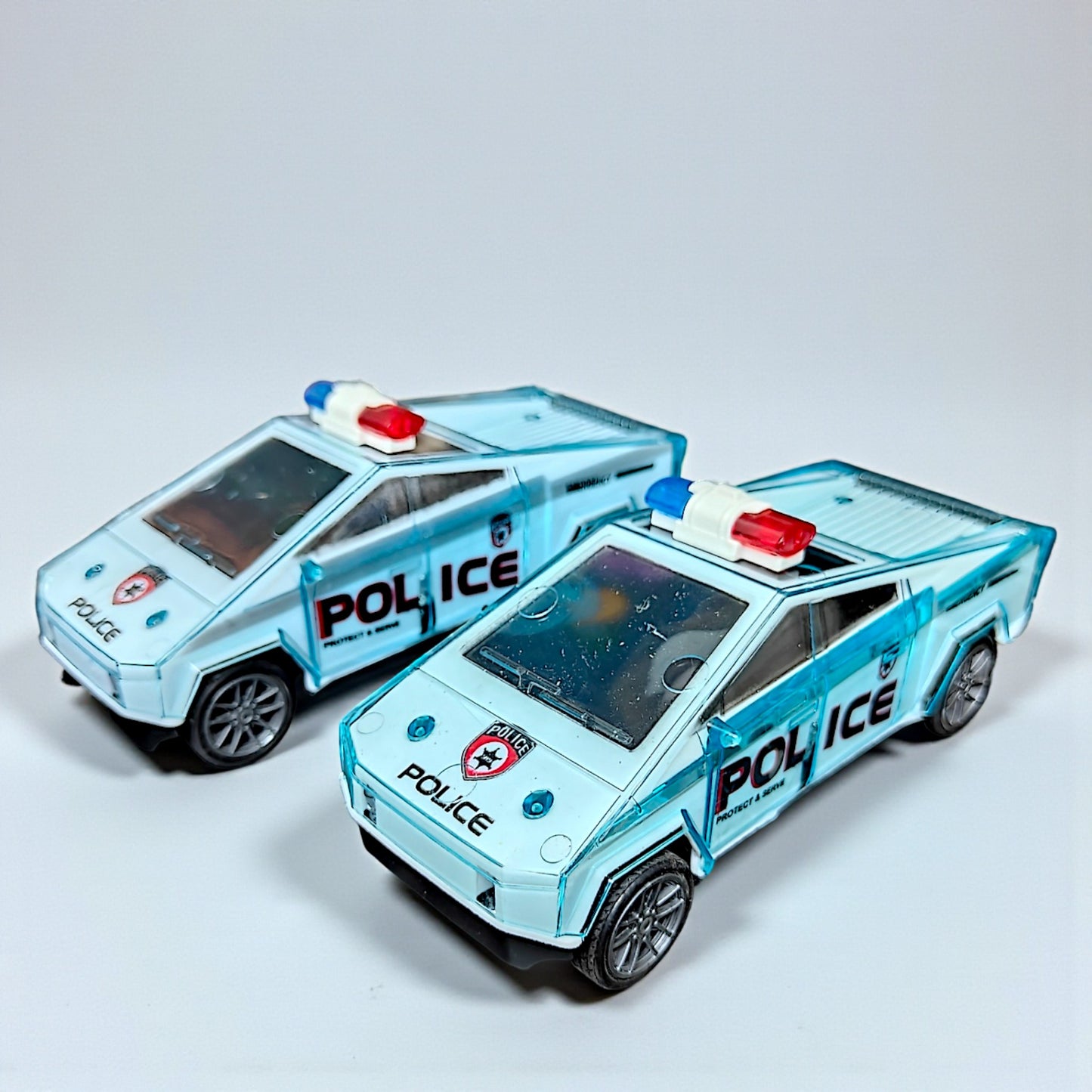 UK-1032 Tesla Police Truck 1:24 Diecast Scale Model Alloy Metal Pull Back Toy car for Kids with Light, Music Toy Vehicle for Kids